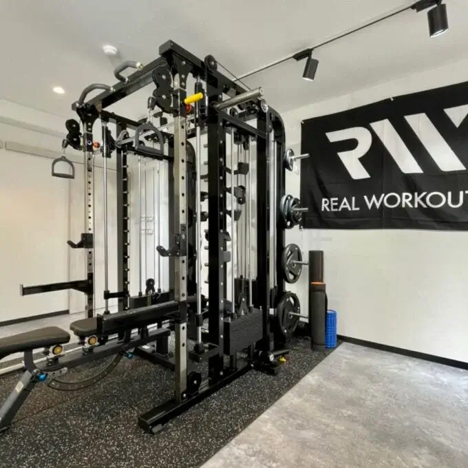 REAL WORKOUT 三鷹店