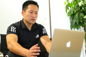 COMP(コンプ)の今野栄也人トレーナー