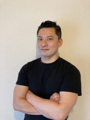 OUTLINE(アウトライン) 中野店の松下 峻也トレーナー