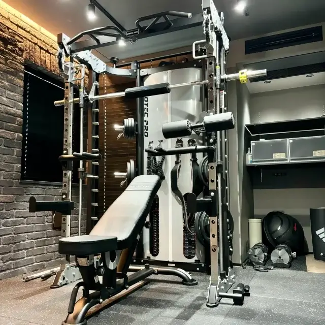 REAL WORKOUT 白金高輪店