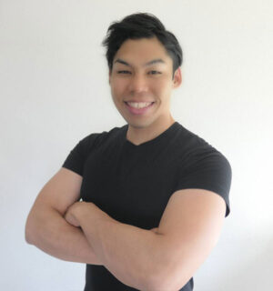 OUTLINE(アウトライン) 秋葉原店のアレン恵トレーナー