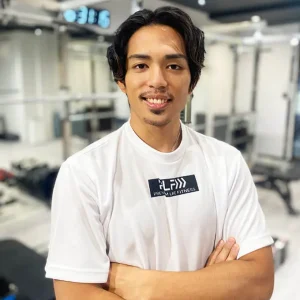 プレミアムライフフィットネス本八幡の﨑山 竜成トレーナー