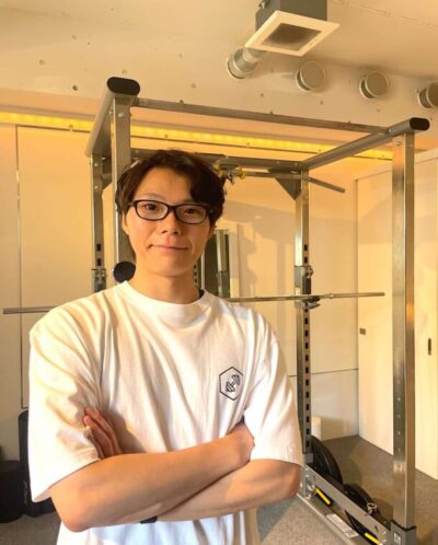 WORKOUT HOLIC 下北沢店の島内 柊祐トレーナー