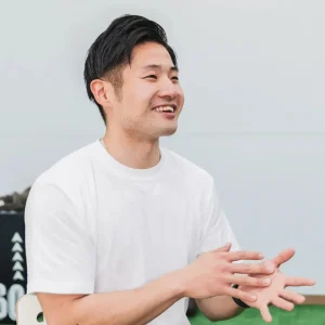 PERSONAL TRAINING STUDIO NewRiseの鈴木隼介トレーナー