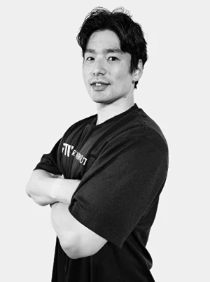 REAL WORKOUT 後楽園・春日店のNaoya Maeshiroトレーナー