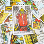 タロットカード「5：教皇(ハイエロファント)」の意味と解釈【仕事・恋愛】