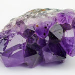 アメジストの意味や効果・浄化方法などをご紹介！【パワーストーン】