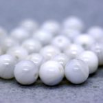 マザーオブパールの意味や効果・浄化方法などをご紹介！【パワーストーン】