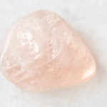 モルガナイトの意味や効果・浄化方法などをご紹介！【パワーストーン】