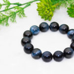 ブルータイガーアイ(ホークスアイ)の意味や効果・浄化方法などをご紹介！【パワーストーン】