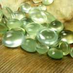 プレナイトの意味や効果・浄化方法などをご紹介！【パワーストーン】