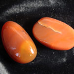 カーネリアンの意味や効果・浄化方法などをご紹介！【パワーストーン】