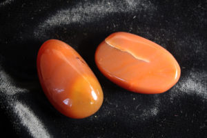カーネリアンの意味や効果・浄化方法などをご紹介!【パワーストーン】