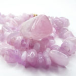 クンツァイトの意味や効果・浄化方法などをご紹介！【パワーストーン】