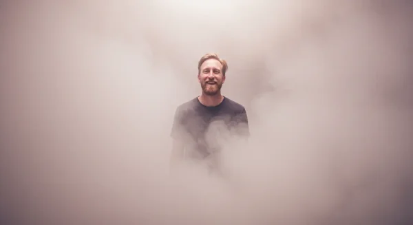 亡くなった人が笑っている夢の意味とは？