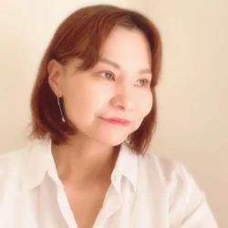 万裕(まひろ)先生