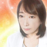 鈴依(レイ)先生