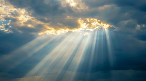 天使の梯子のスピリチュアルな意味とは？