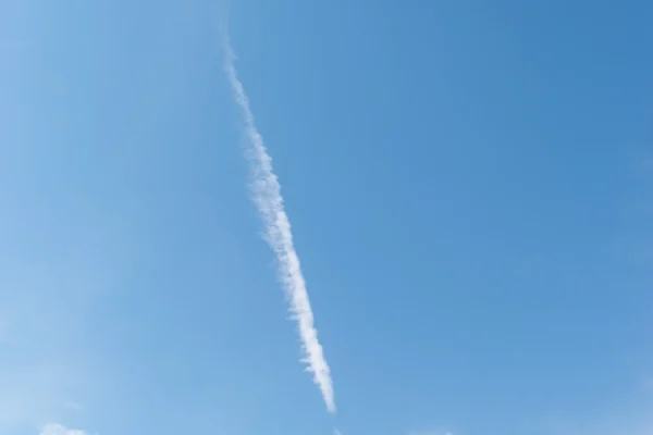 縦に伸びる雲のスピリチュアルな悪い意味とは？